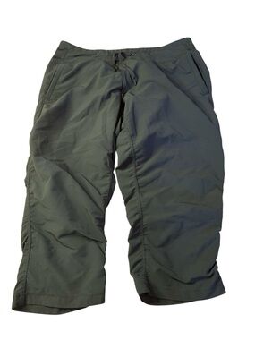 Kirkland Signature Women’s Active Woven Capri Pants - Black, Size L